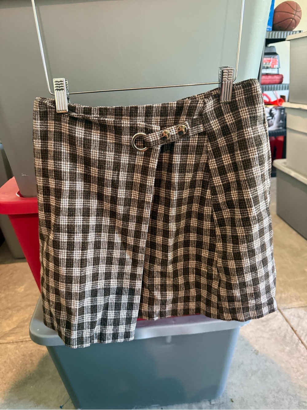 Plaid Mini Skirt with Ring Accent - Black & White p65